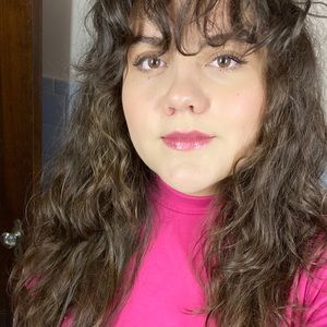 Meet your Posher, Yessica